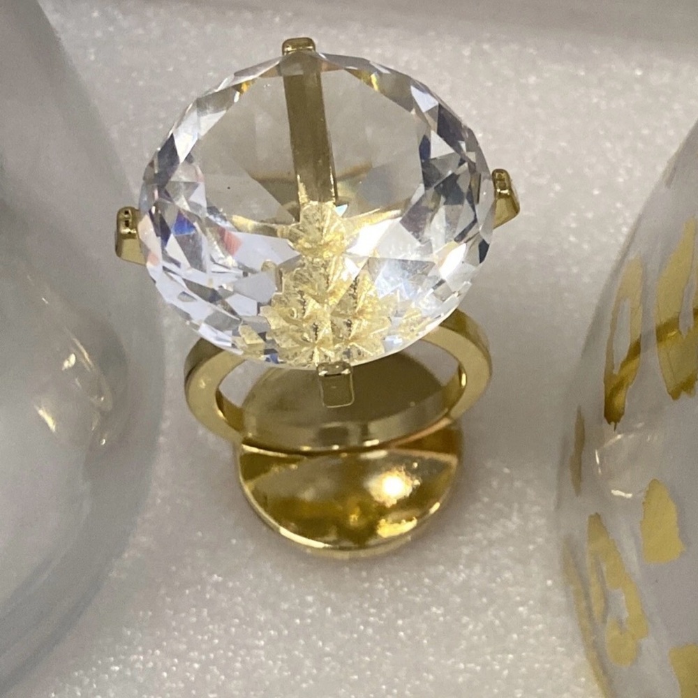 Mom Fuel Wine Glass Set: Stemless Glasses & Crystal
Ring Cork - Picture 7 of 8